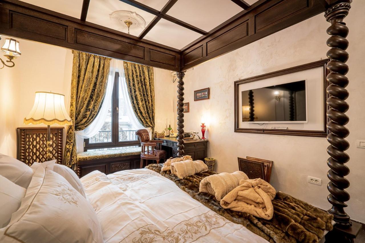 Private Museum Apartment With Antique Decor Bucareste Exterior foto