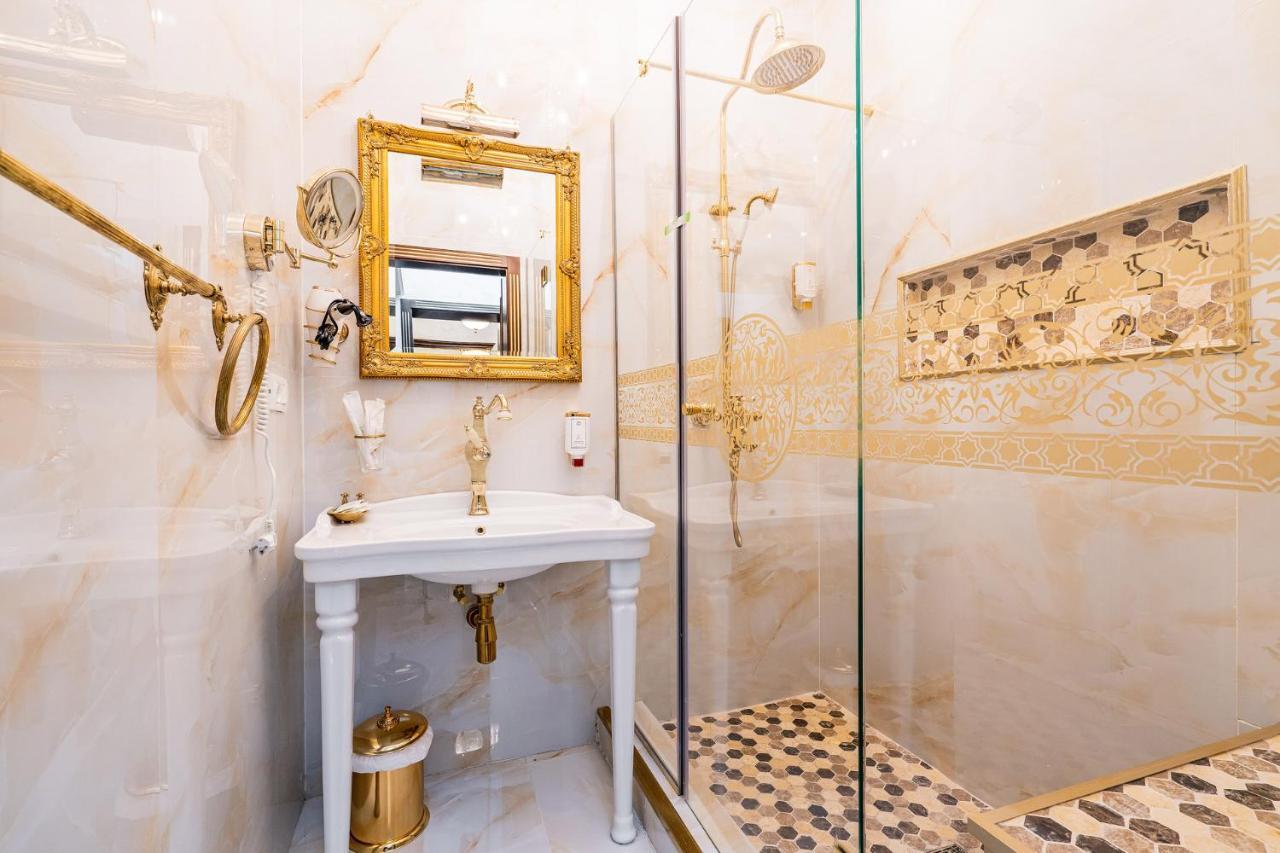 Private Museum Apartment With Antique Decor Bucareste Exterior foto