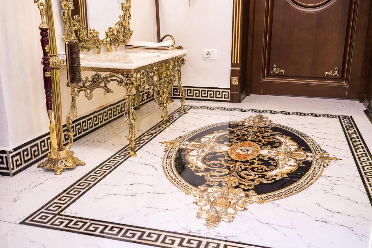 Private Museum Apartment With Antique Decor Bucareste Exterior foto