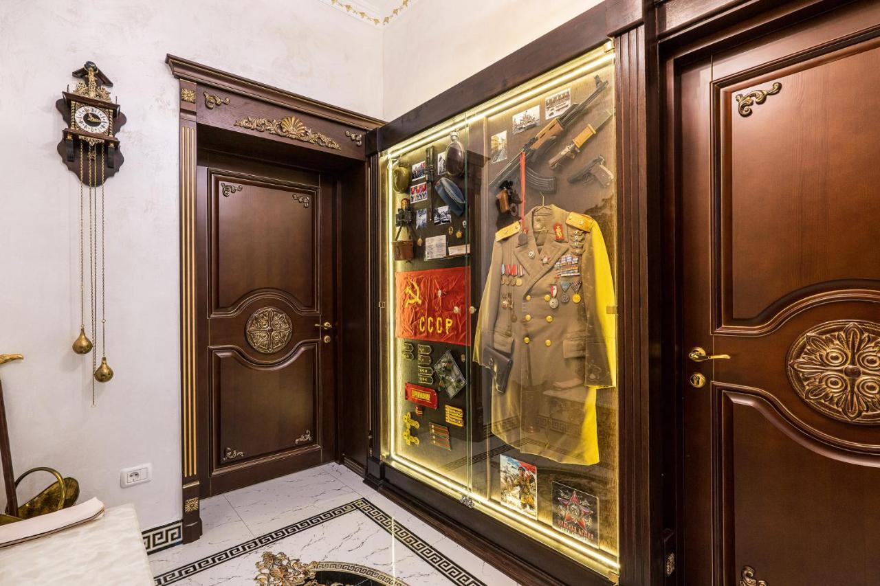 Private Museum Apartment With Antique Decor Bucareste Exterior foto