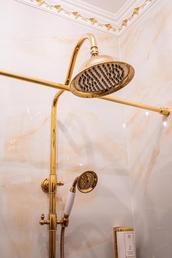 Private Museum Apartment With Antique Decor Bucareste Exterior foto